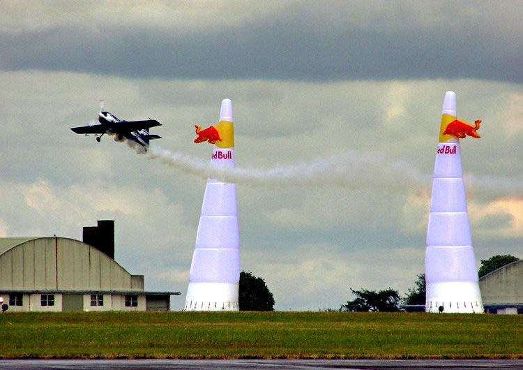 Red Bull Air Race - 
        Wikipedia
