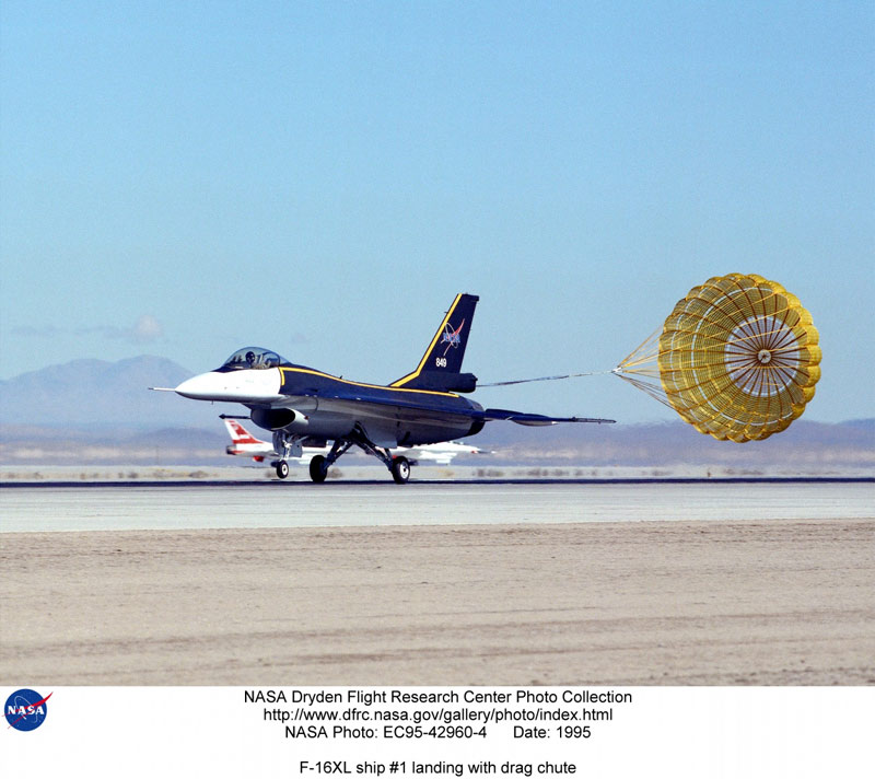 F-16XL Landing with drag chute - NASA