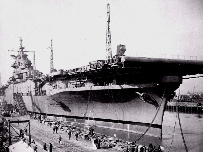 USS ESSEX 1942