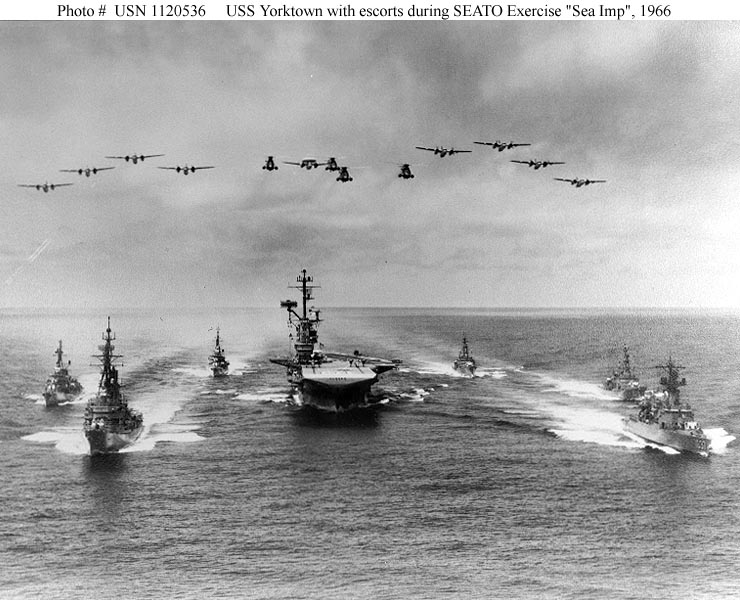 USS YORKTOWN WITH ESCORTS