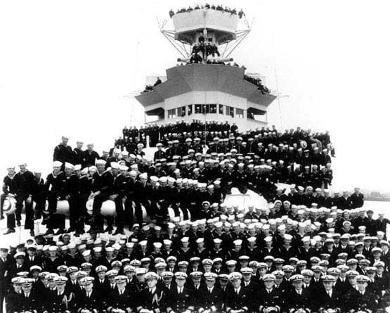USS-INDIANAPOLIS-OFFICERS-AND-CREW.jpg